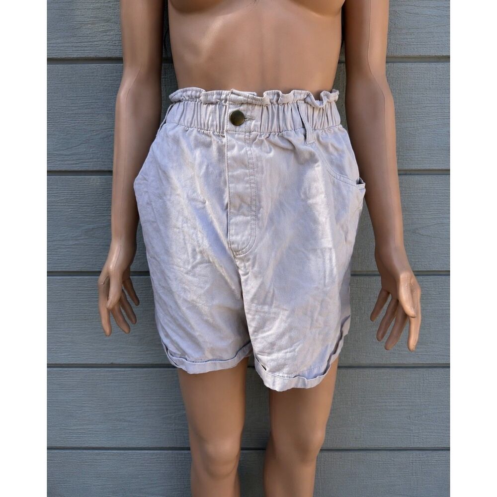 H&M Elastic Waist High-Rise paperbag Shorts - Cream size L